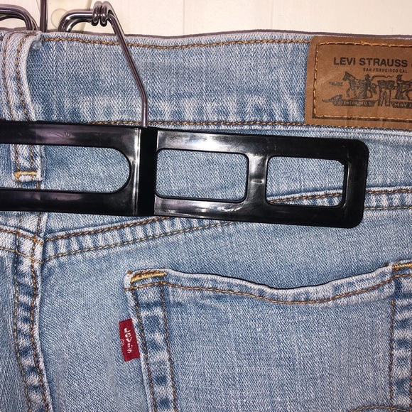 Levi’s Denim Shorts - Picture 4 of 4